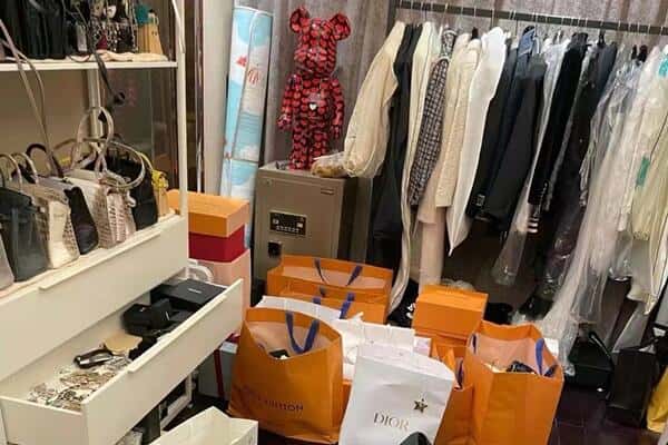 日土县回收一线品牌衣服